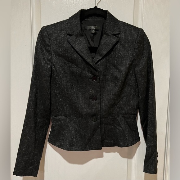 Ann Taylor Women's 3 Button Blazer Jacket Size 2 Petite. - Picture 1 of 3